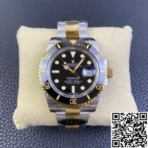 Clean Submariner Watch - Rolex 116613LN-0001