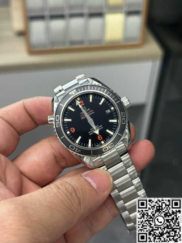 Omega Replica VS Real Seamaster 232.30.42.21.01.003 Black