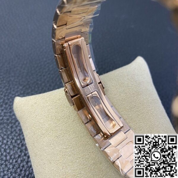 1:1 Replica Patek Philippe - Nautilus 5711R White Dial Rose Gold