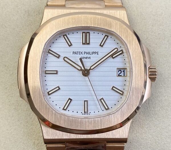 1:1 Replica Patek Philippe - Nautilus 5711R White Dial Rose Gold