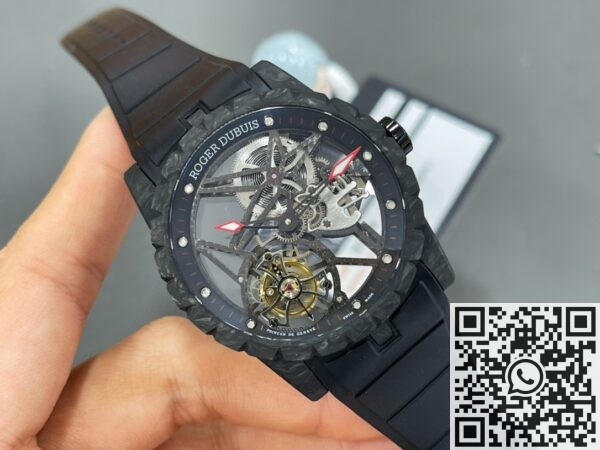 BBR Factory Fake Watch Roger Dubuis Excalibur DBEX0577: A Carbon Fiber Masterpiece with Black Strap