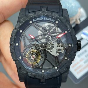 BBR Factory Fake Watch Roger Dubuis Excalibur DBEX0577: A Carbon Fiber Masterpiece with Black Strap