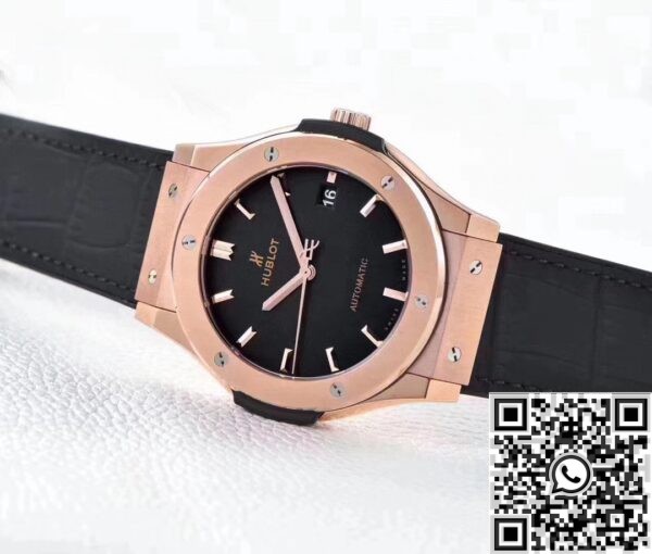 WWF Factory Fake Hublot - Classic Fusion 8K Gold Black Dial